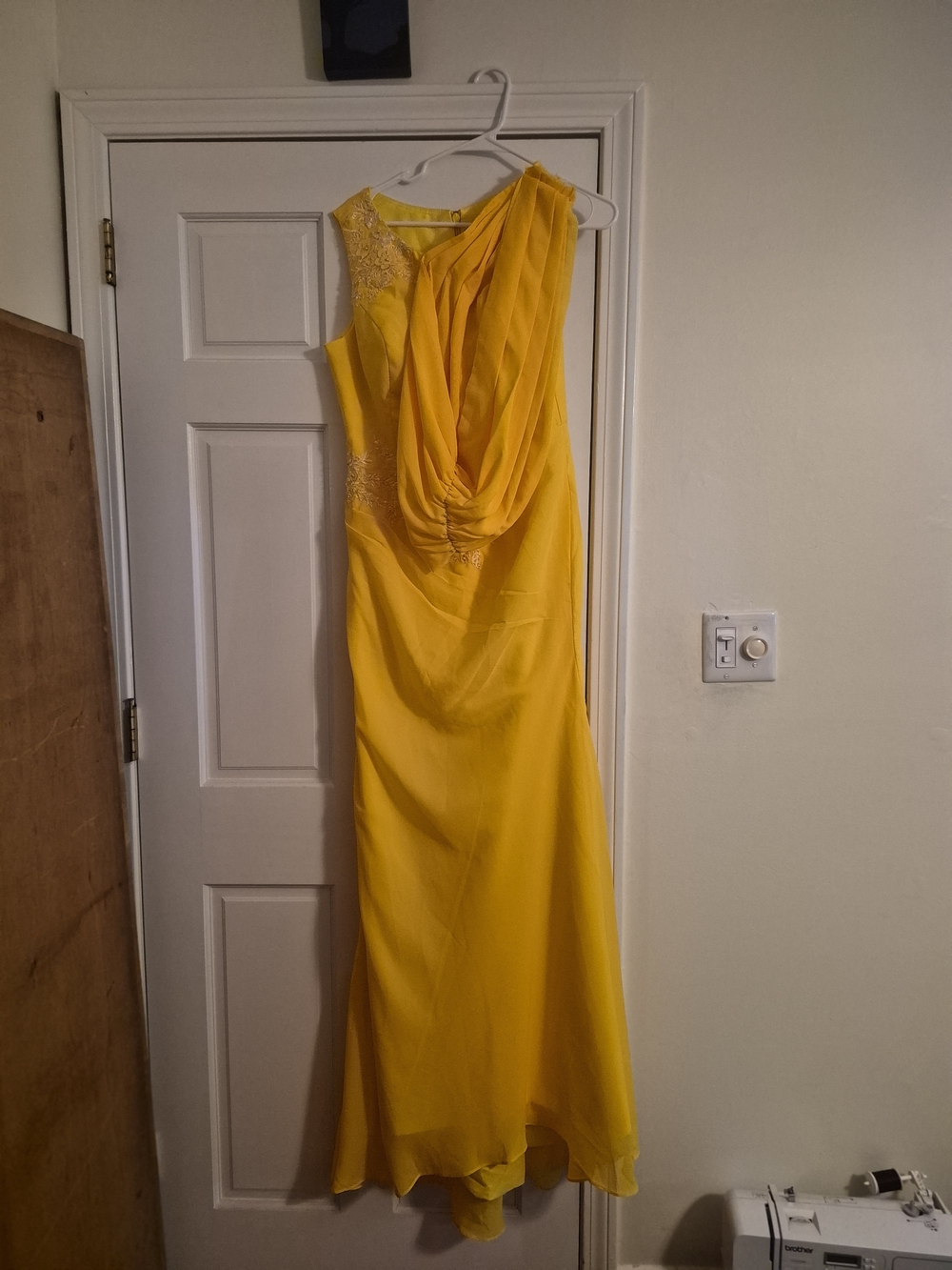 Elegant Yellow One-Shoulder Evening Dress